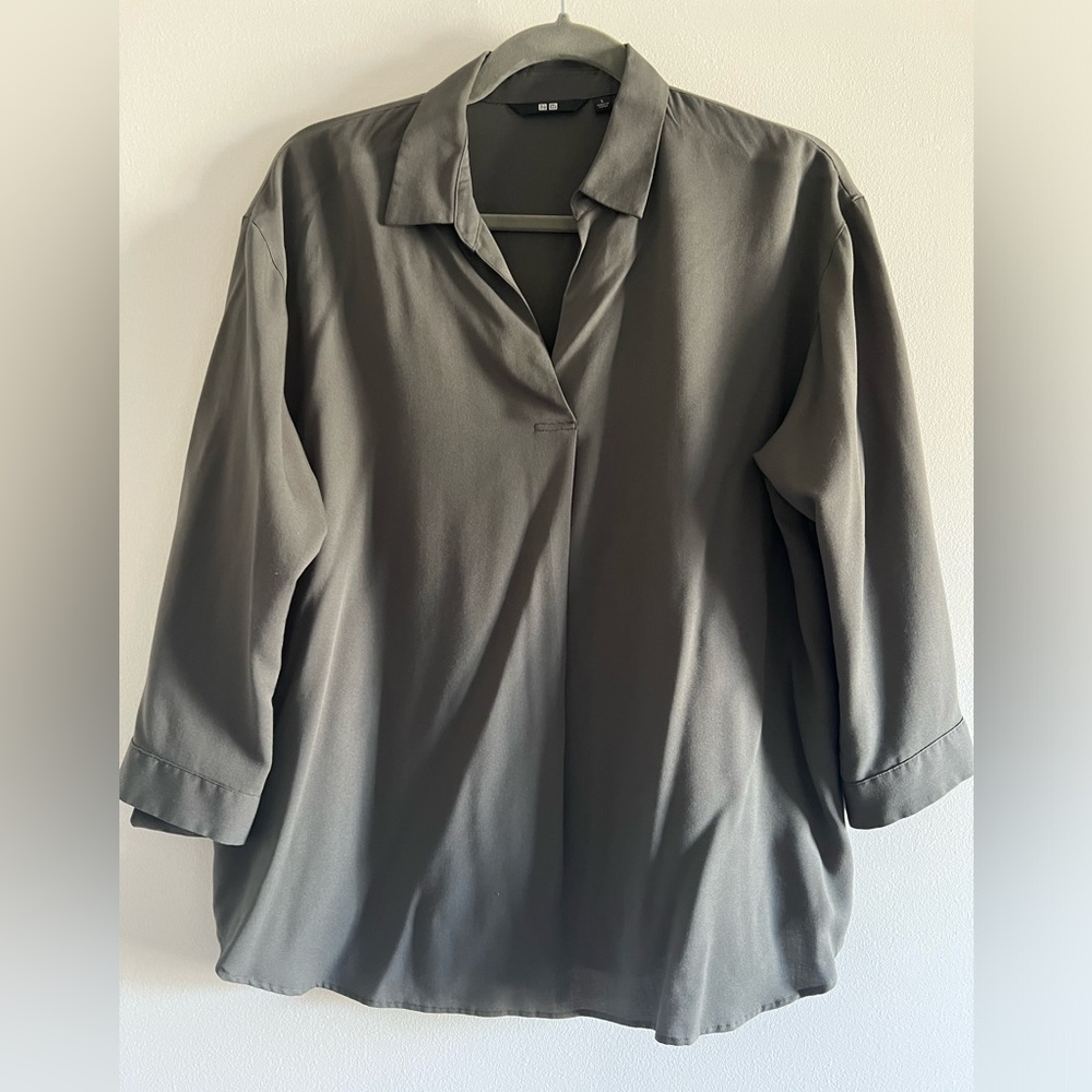 UNIQLO Women’s Long Sleeve Dark Grey Blouse size L
